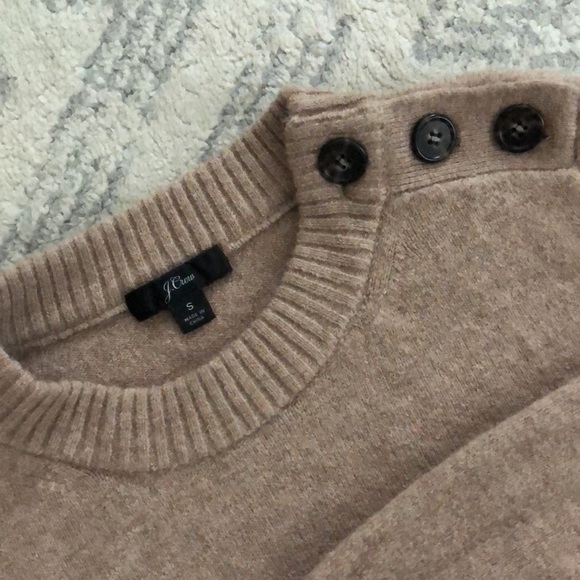 Cropped sweater, button detail at neck. - Picture 2 of 2